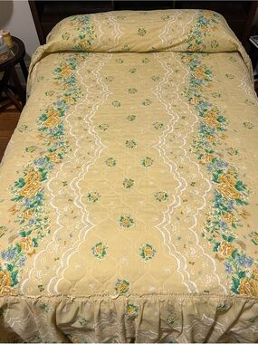 Vintage Used Floral Rhapsody Full Yellow Floral Quilt Bedspread